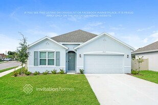 7957 Majestic Palms Ct in Venice, FL - Building Photo