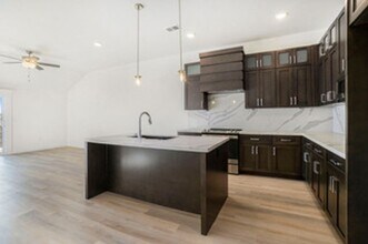 3725 NW 93rd St in Kansas City, MO - Building Photo - Building Photo