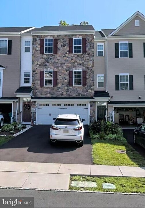 115 Master Ave in Trevose, PA - Building Photo