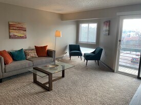 2563 Nicholas Ct in Omaha, NE - Building Photo