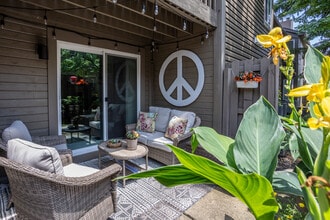 Sawmill Commons in Dublin, OH - Building Photo - Building Photo