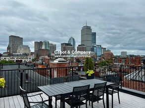 269 Beacon St, Unit 61 in Boston, MA - Foto de edificio - Building Photo