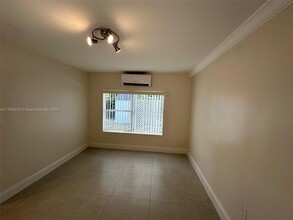 1215 NE 3rd Ave in Fort Lauderdale, FL - Building Photo - Building Photo