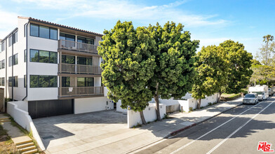 153 San Vicente Blvd in Santa Monica, CA - Building Photo - Building Photo