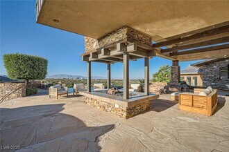 5 Promontory Pointe Ln in Las Vegas, NV - Building Photo - Building Photo