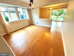 18 Goshawk Ct in Voorhees Township, NJ - Building Photo - Building Photo