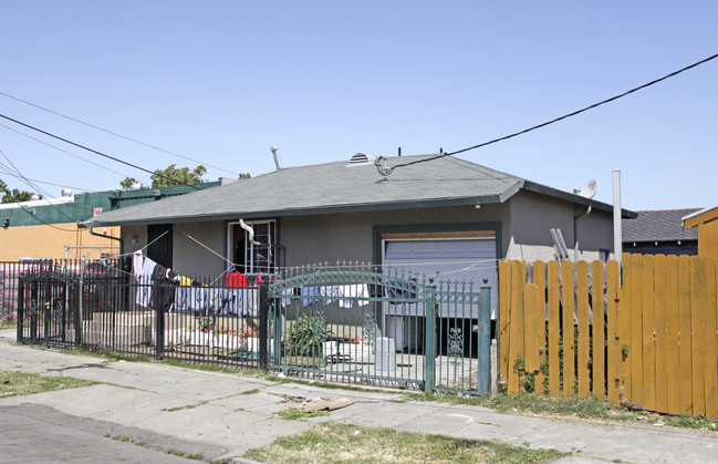 1427 96th in Oakland, CA - Building Photo - Building Photo