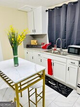 686 Robert Henry St in Macon, GA - Building Photo - Building Photo