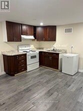 332 Jackson St W in Hamilton, ON - Building Photo - Building Photo