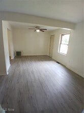 2435 Shirley Rd, Unit 1 in Youngstown, OH - Building Photo - Building Photo