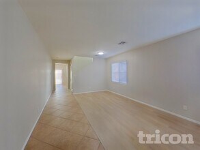 8717 W Hammond Ln in Tolleson, AZ - Foto de edificio - Building Photo