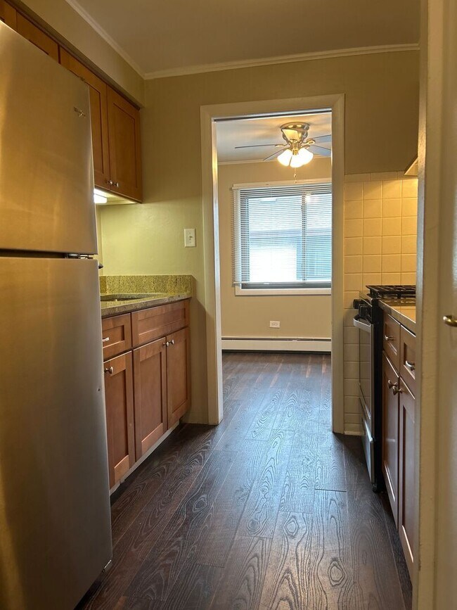 6049 W 64th Pl in Chicago, IL - Building Photo - Building Photo