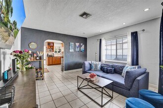 2826 Dewey St in Hollywood, FL - Foto de edificio - Building Photo