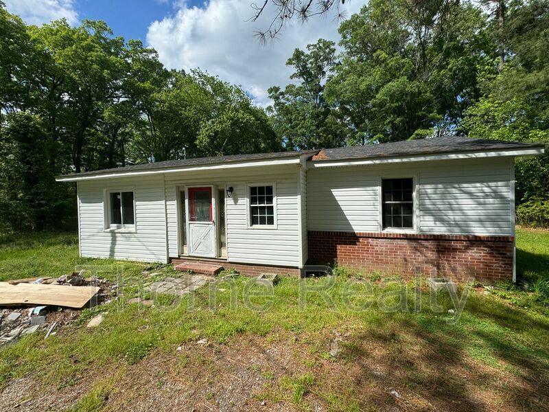 2577 Bills Ln in Rocky Mount, NC - Building Photo