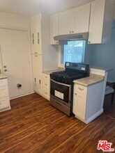1138 W 109th Pl in Los Angeles, CA - Building Photo - Building Photo