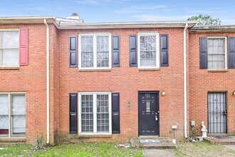 700 Redland Dr in Jonesboro, GA - Building Photo - Building Photo