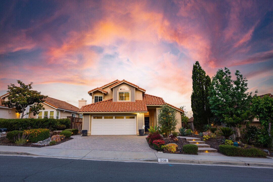2138 Singingwood Pl in Escondido, CA - Building Photo