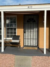 410 N Glenwood Plz in Burbank, CA - Foto de edificio - Building Photo