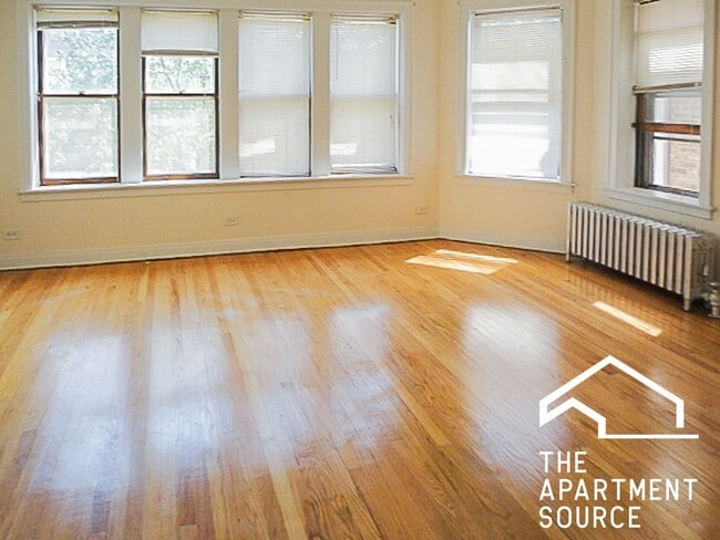 2546 W Summerdale Ave, Unit 1F in Chicago, IL - Building Photo - Building Photo