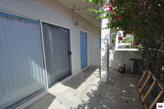 14619 Gilmore St, Unit 14619 Gilmore St in Van Nuys, CA - Foto de edificio - Building Photo