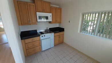 5929 Laurel Canyon Blvd, Unit 16 in Los Angeles, CA - Building Photo - Building Photo