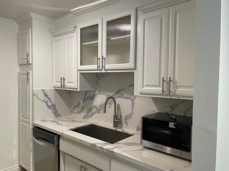 1831 Barry Ave, Unit 4 in Los Angeles, CA - Building Photo
