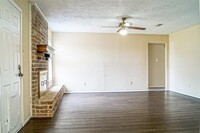 12645 Lake Conroe Hills Dr in Willis, TX - Building Photo - Building Photo