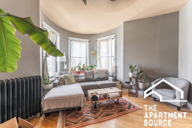 3109 W Augusta Blvd, Unit 1R in Chicago, IL - Foto de edificio - Building Photo