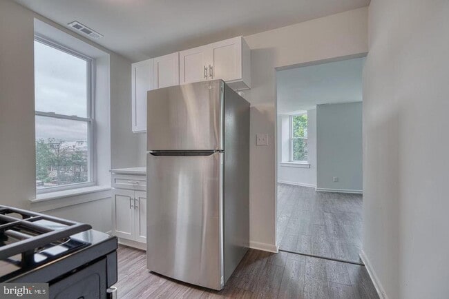 property at 2324 Callow Ave