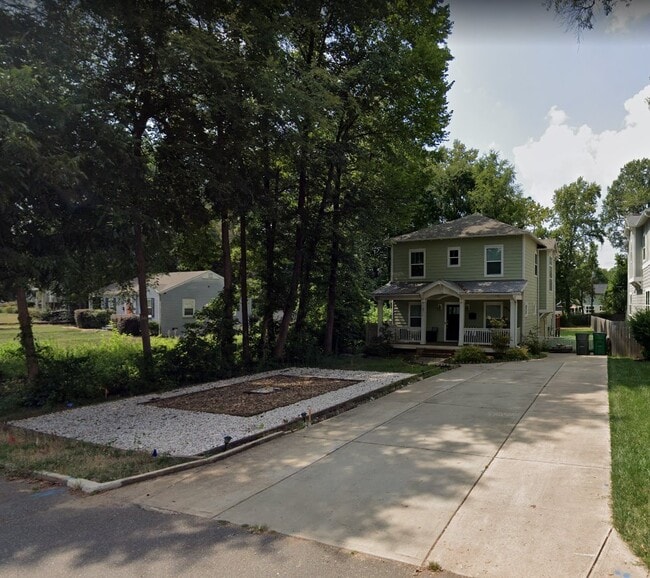 property at 1011 Everett Pl