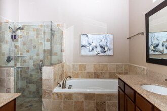 5738 Kiam St in Houston, TX - Building Photo - Building Photo