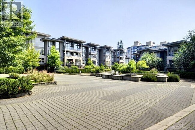 9329 University Crescent in Burnaby, BC - Building Photo - Building Photo