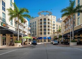 7280 SW 90th St, Unit 605 in Miami, FL - Building Photo