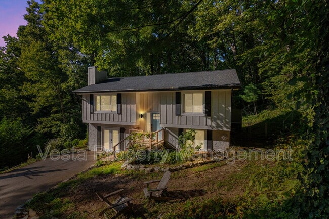property at 12 Wood Rd