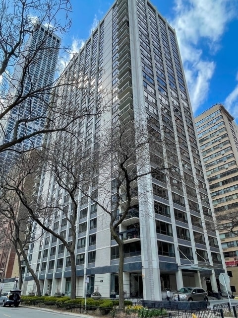 property at 222 E Pearson St