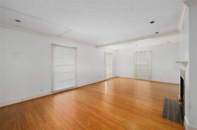 1955 Lexington St in Houston, TX - Building Photo - Building Photo
