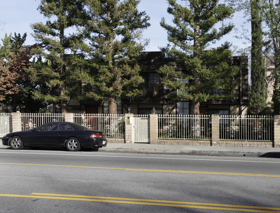 4424 Colfax Ave in North Hollywood, CA - Building Photo