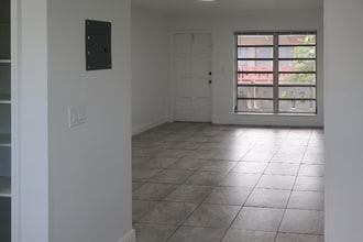 5920 NW 16th Pl in Sunrise, FL - Building Photo - Building Photo