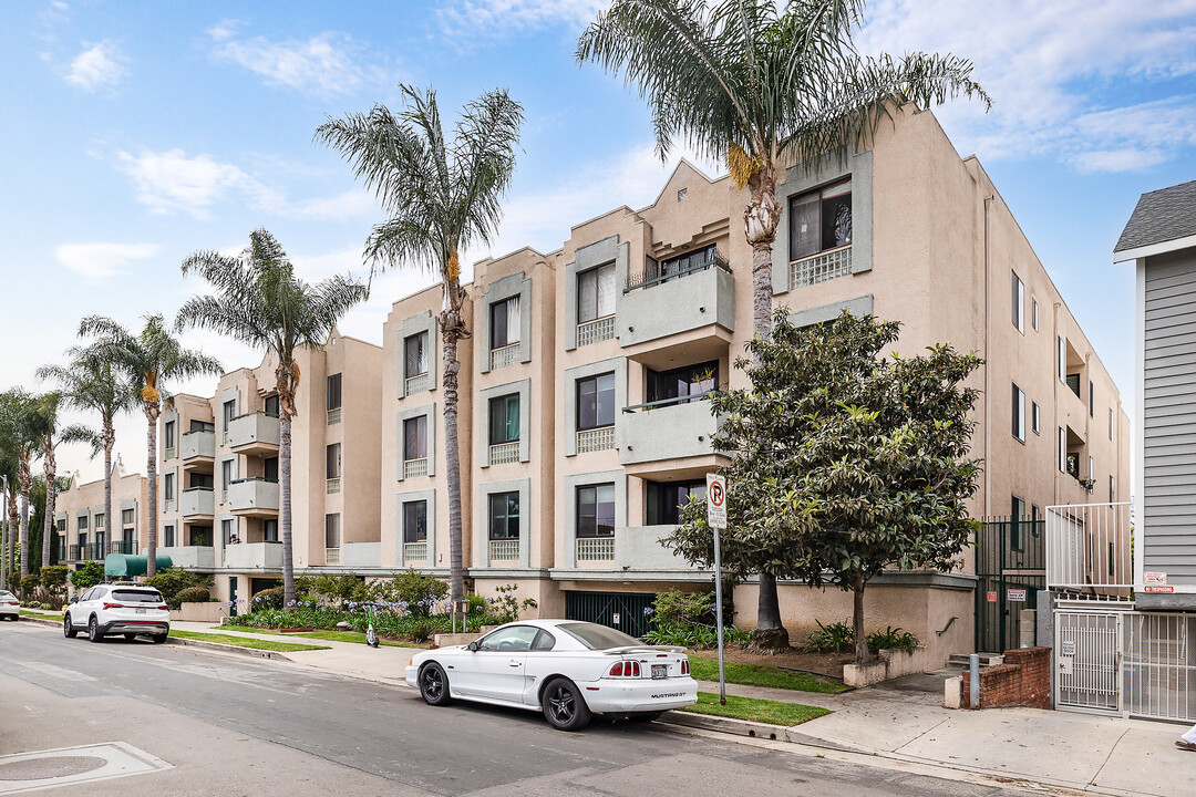 Park Purdue in Los Angeles, CA - Building Photo