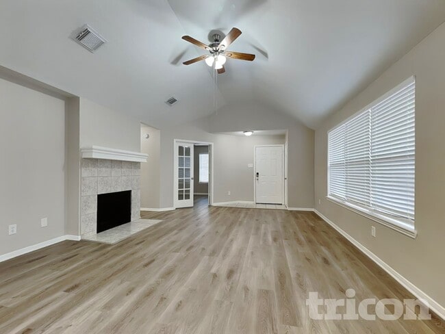 4907 Bryant Ridge Rd in Houston, TX - Foto de edificio - Building Photo