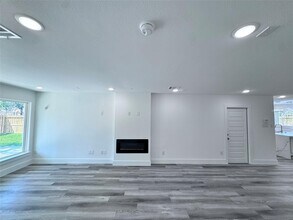 801 Woodard St in Houston, TX - Building Photo - Building Photo