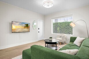 1340 Lincoln Rd, Unit SI ID1540489P in Miami Beach, FL - Building Photo