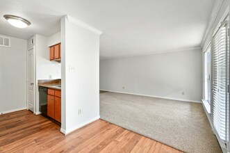 Reserve at Westwood in Houston, TX - Building Photo - Building Photo