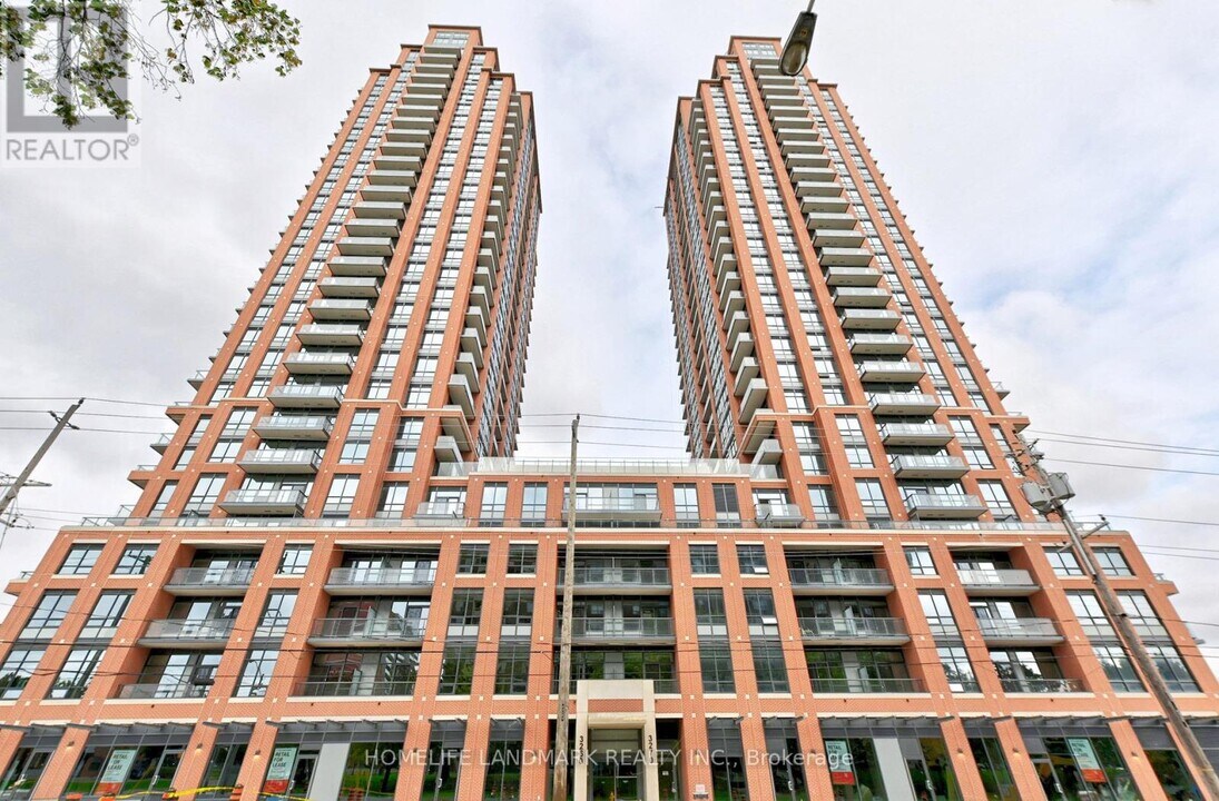 3270 Sheppard Ave E in Toronto, ON - Building Photo