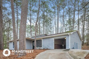 4056 Chimney Ridge Way in Ellenwood, GA - Building Photo
