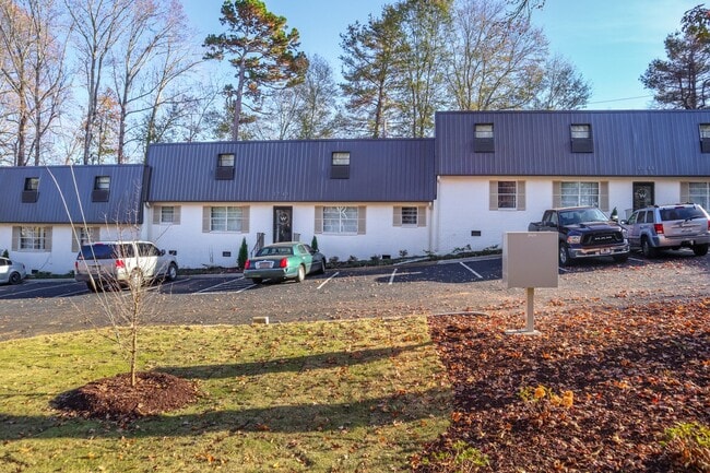 100 Burdine Rd in Greenville, SC - Building Photo - Building Photo