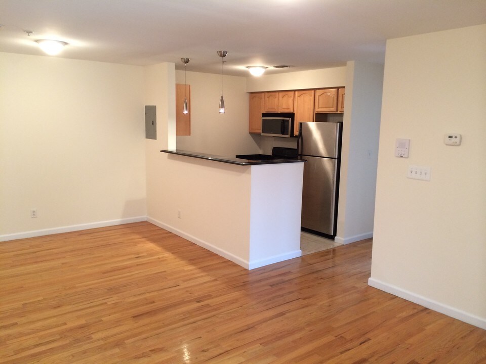 6109 Park Ave in West New York, NJ - Building Photo