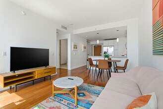 399 Fremont St, Unit SI FL23-ID1507046P in San Francisco, CA - Building Photo - Building Photo