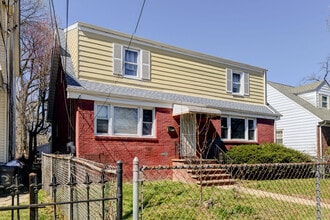 245 Orange Ave, Unit # 1 in Irvington, NJ - Building Photo - Building Photo