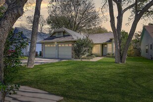 9839 Briar Ridge Dr in Austin, TX - Building Photo